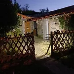 בקתה La Maisonette Mellona Chanzeaux