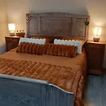 La Maisonette Mellona בקתה